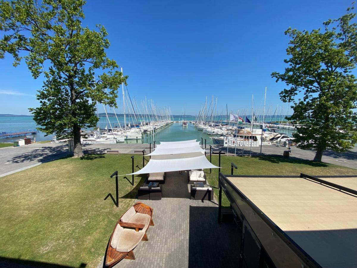 Bl Lakeside Apartman Balatonlelle Eksteriør bilde